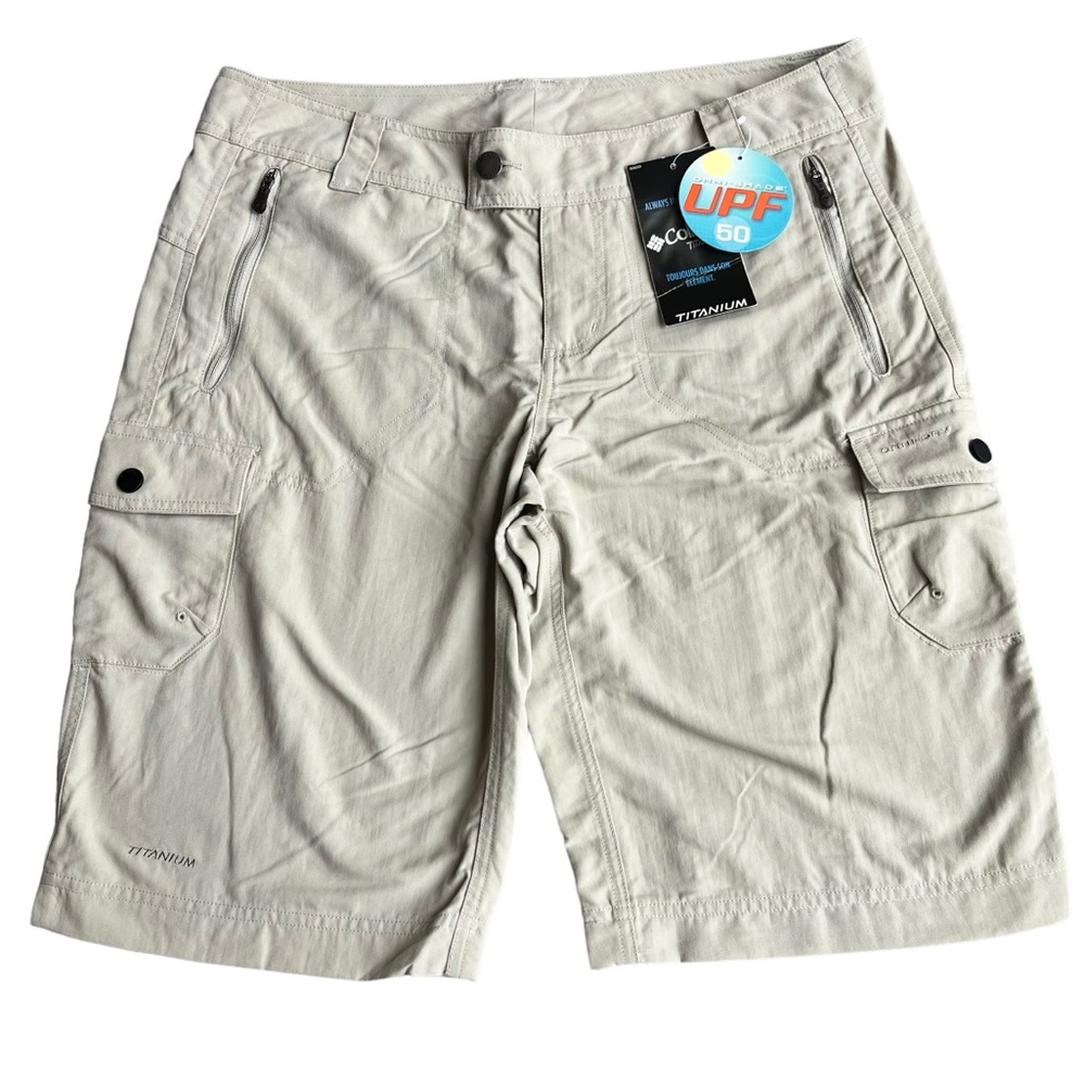 NWT Columbia Women’s Titanium Omni-Shade Cargo Shorts Khaki Hiking Trave…